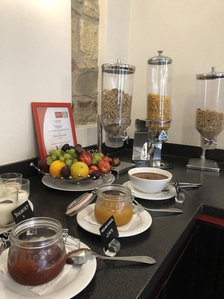 Otel Chevron Prag