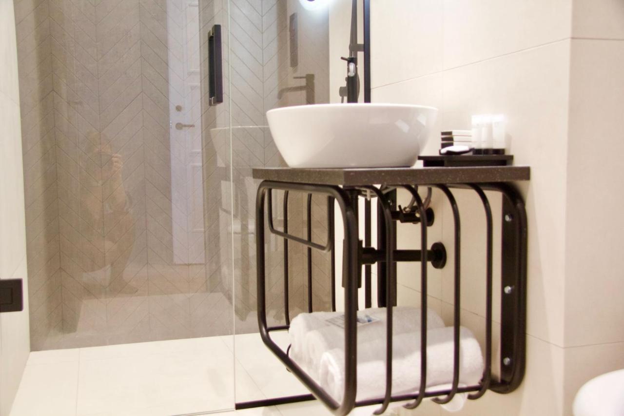 Otel Chevron 4*