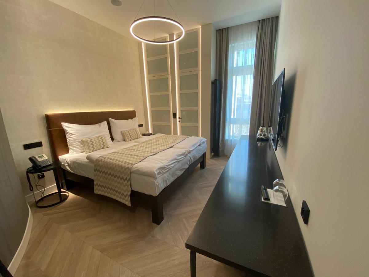 Chevron Otel 4*
